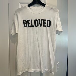 Online boutique t-shirt
